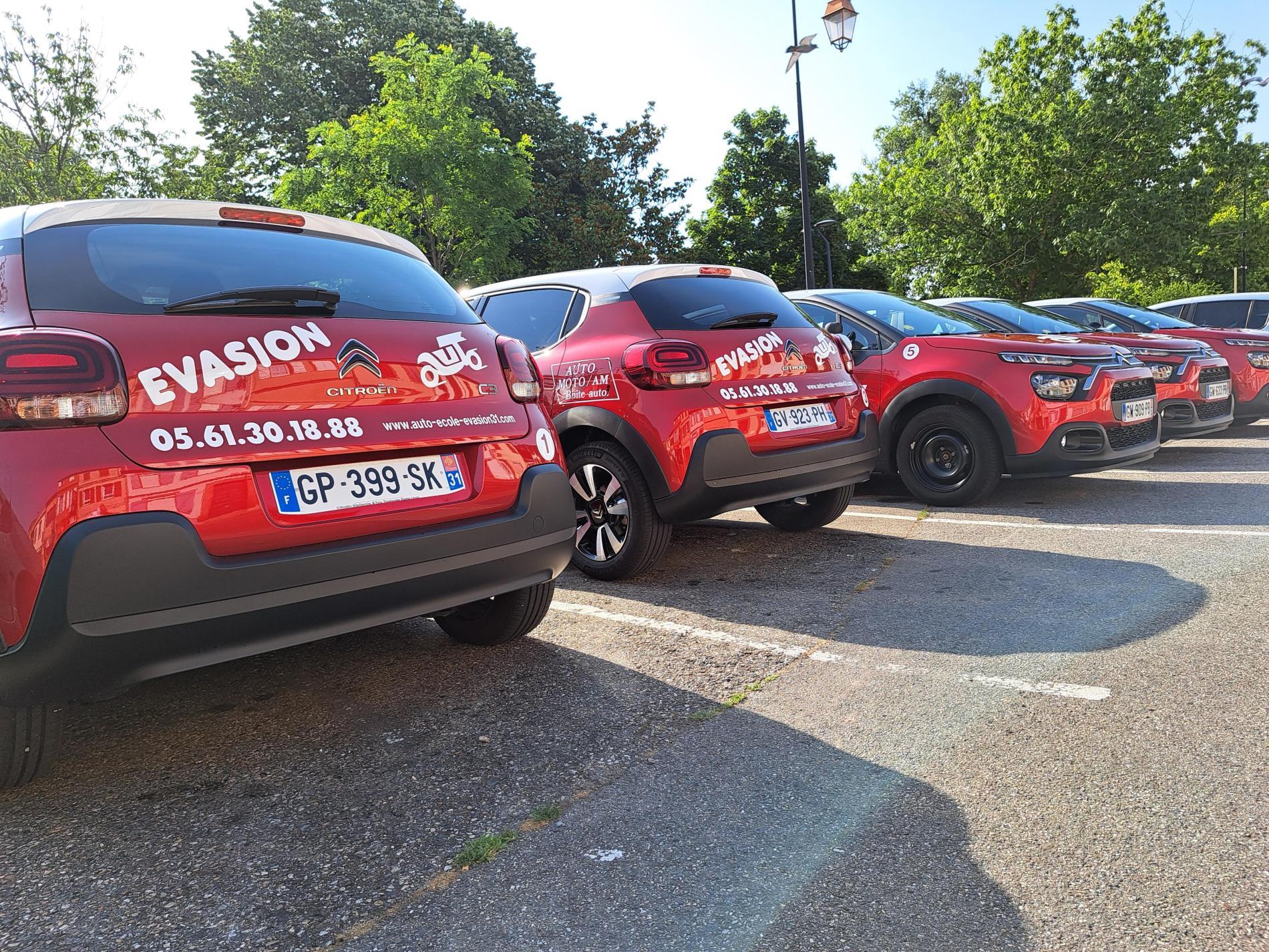 Permis B (formation code + 20 heures de conduite + examen du permis de conduire)